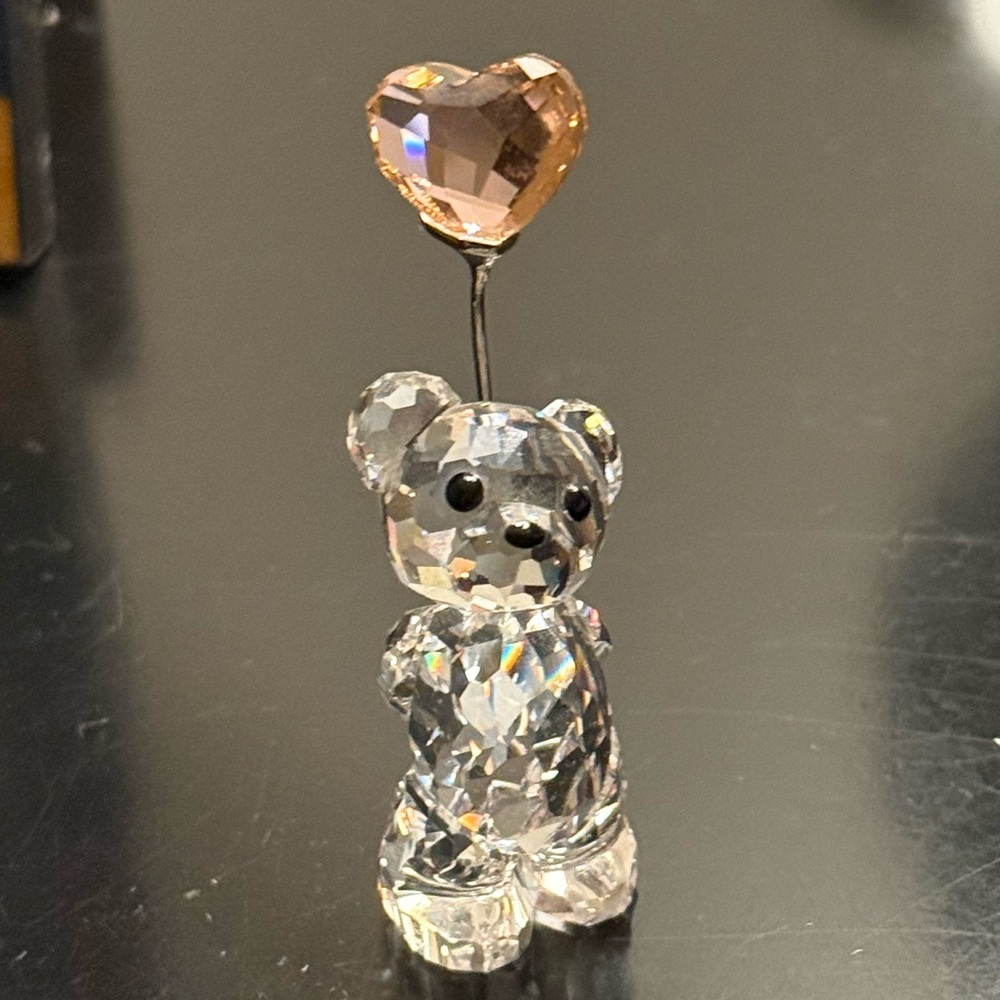 Swarovski animal figurine - bear with heart balloon